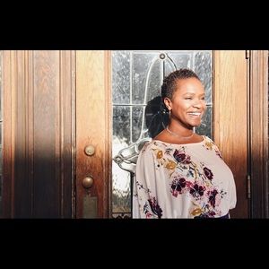 Meet your Posher, Dorena